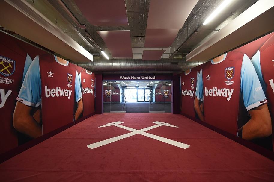 Il tunnel di ingresso che porta al campo del nuovo Olympic Stadium, lo stadio del West Ham